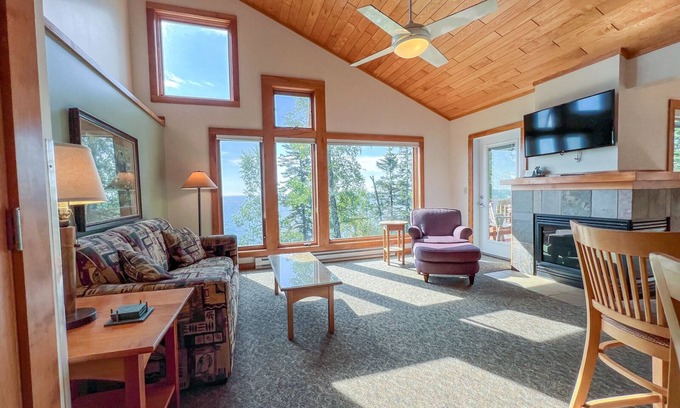 Lutsen Condo | Poplar River Condos 522 - Lake Superior - Lutsen, MN
