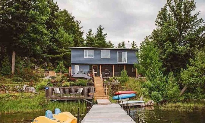 Lanark Highlands Cottage | Por Do Sol - Four Bedroom Cottage, Sleeps 12