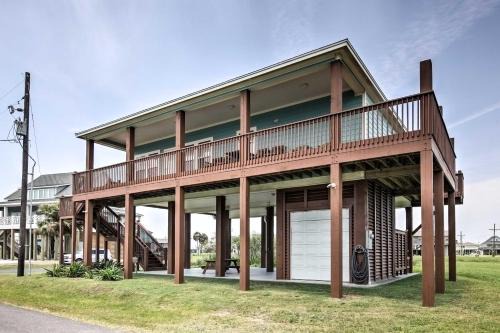 Port Bolivar House | Port Bolivar Getaway with Ocean View Walk to Beach!