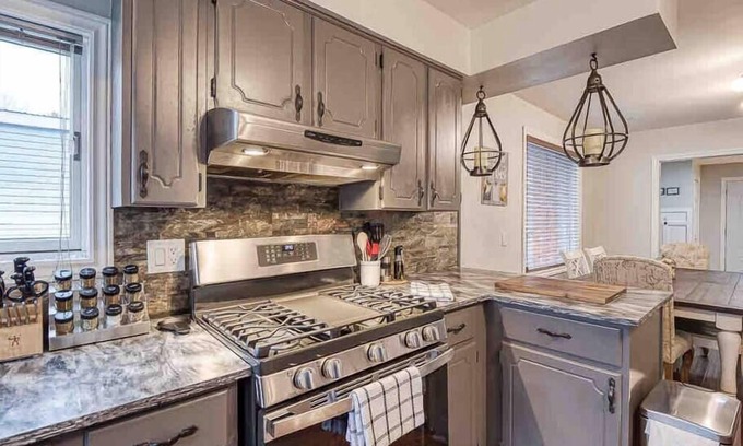 Port Burwell House | Port Burwell Paradise! 4 to 8 guest’s.
