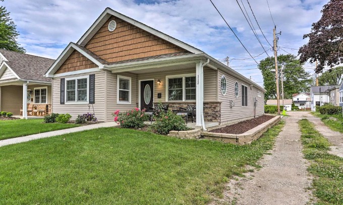 Port Clinton House | Port Clinton Home with Lake Views!