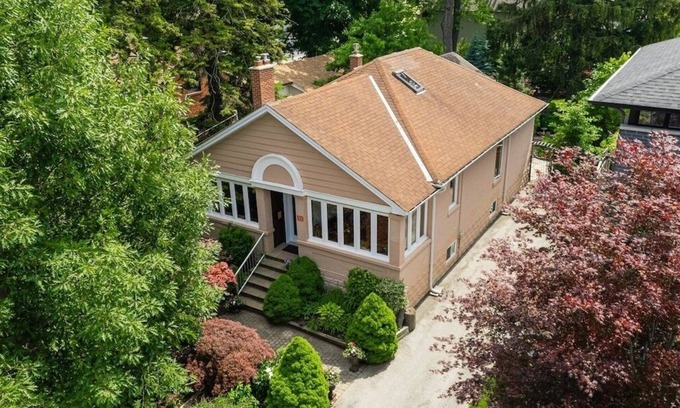 Port Credit House | Port Credit Charm: Steps to Lake ~ Backyard