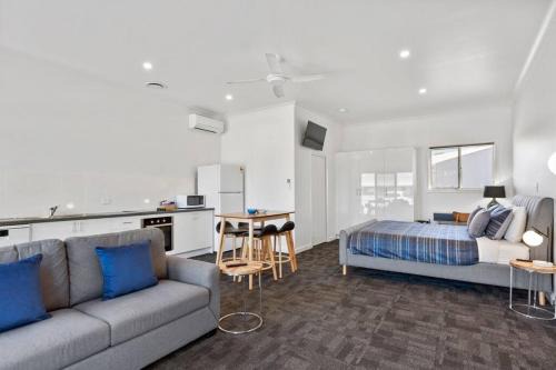 Port Lincoln Apartment | Port Lincoln Shark Apartment 4