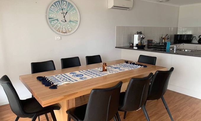 Port Neill House | Port Neill Getaway