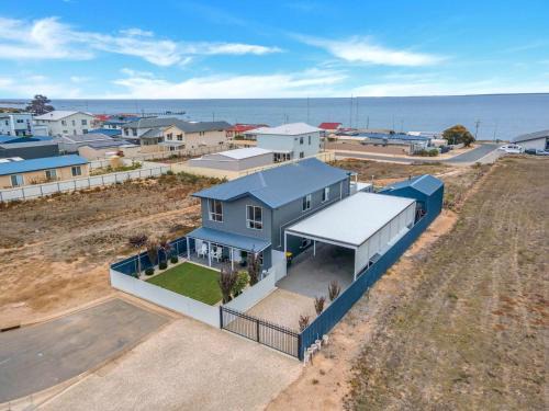 Port Victoria House | Port Victoria's 'Saltwater Breeze' - Ocean Views