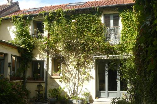Montesson Bed & Breakfast | Porte de Paris
