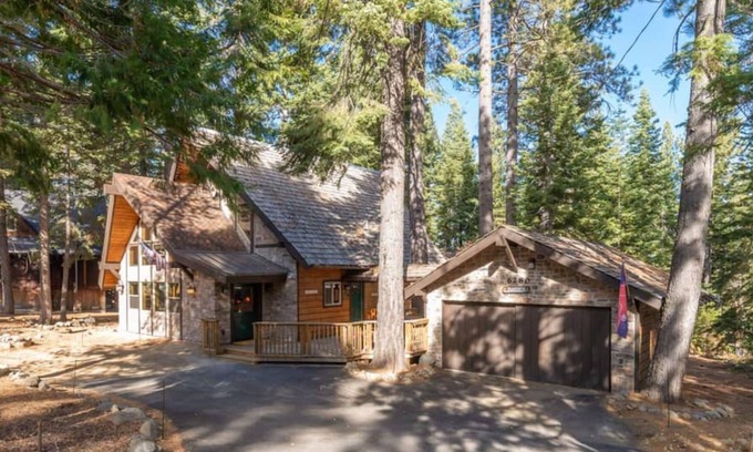 Chamberlands Cottage | Porter by Avantstay Rustic Modern Oasis In The Of Chamberlands