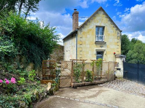 Gennes-Val-de-Loire House | Porterie du château Clim Wifi Terrasse Bord Loire