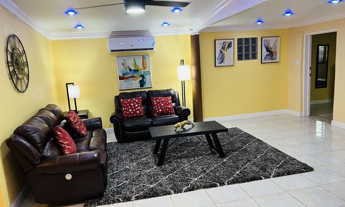 Portmore House | Portmore Villa One