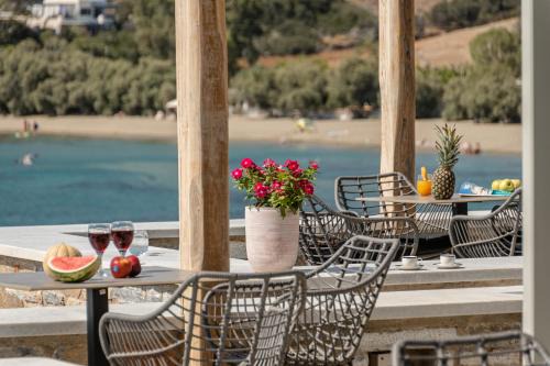Schoinousa Hotel | Porto Dema Luxury Suites