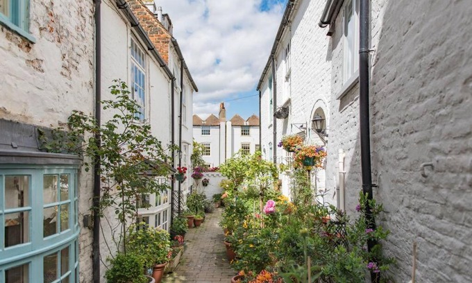 Deal House | Portobello Court
