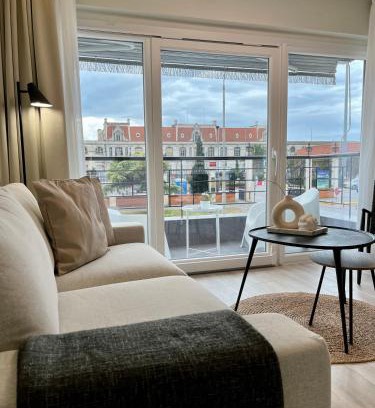 Ladadika Apartment | Portrait - Deluxe Living