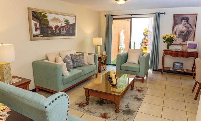 Mixco House | Posada Doña Lucilia. Comfort, elegance and beauty. Your home away from home.