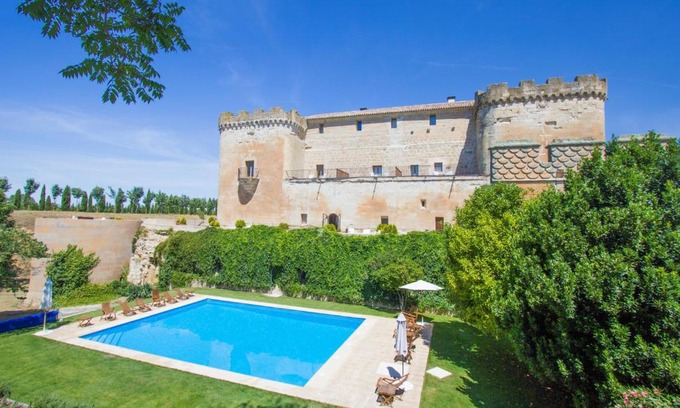 Villanueva de Canedo Hotel | Posada Real Castillo del Buen Amor