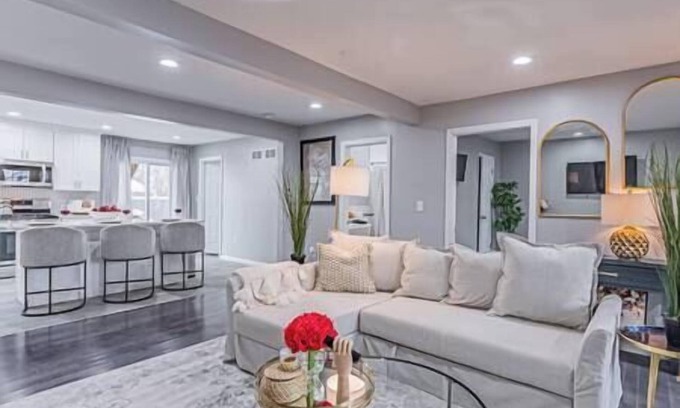 Plainfield House | Posh Living Cozy Haven 1