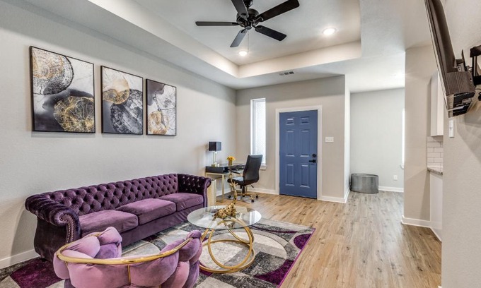 Barker House | Posh royalty living in a gated new neighborhood!