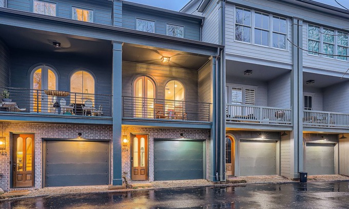 Lake Claire House | Posh Townhome in Beautiful Lake Claire