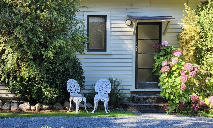 Manapouri Cabin | Possum Lodge