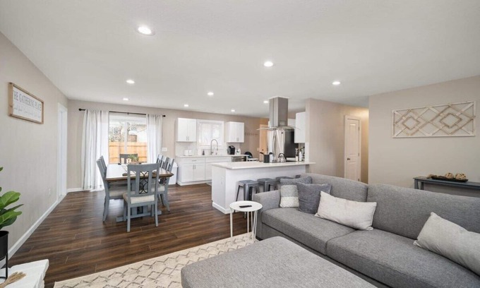 Post Falls House | Post Falls Retreat I Beautiful Family Home