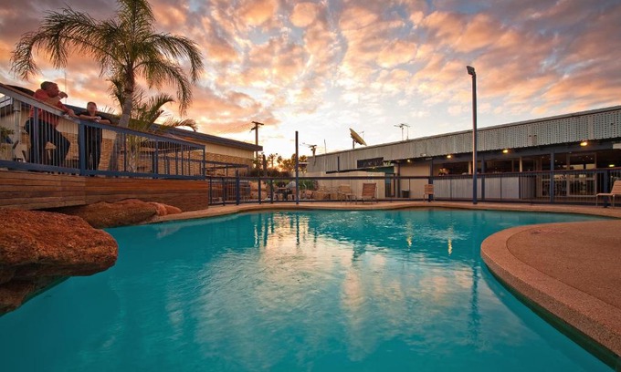 Exmouth Hotel | Potshot Hotel Resort