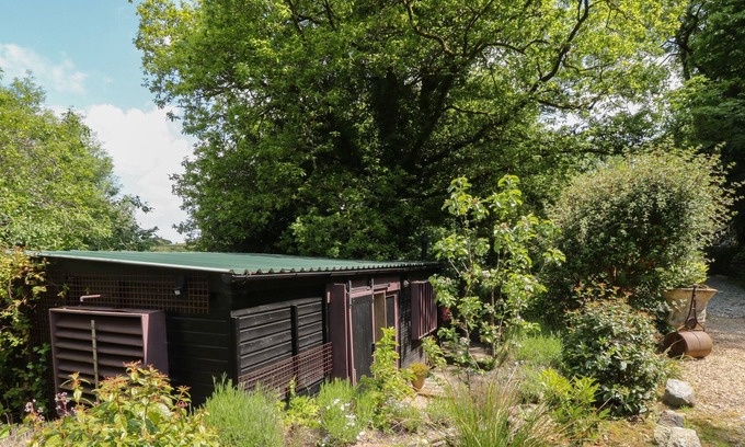 Okehampton Cottage | POTTING SHED, romantic, character holiday cottage in Okehampton