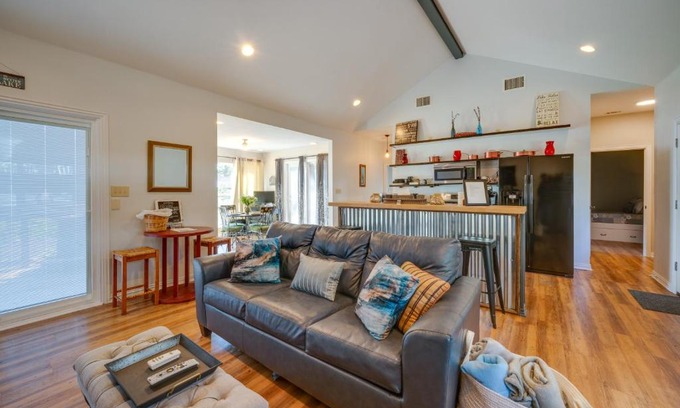 Pottsboro House | Pottsboro Vacation Rental - Walk to Lake Texoma!