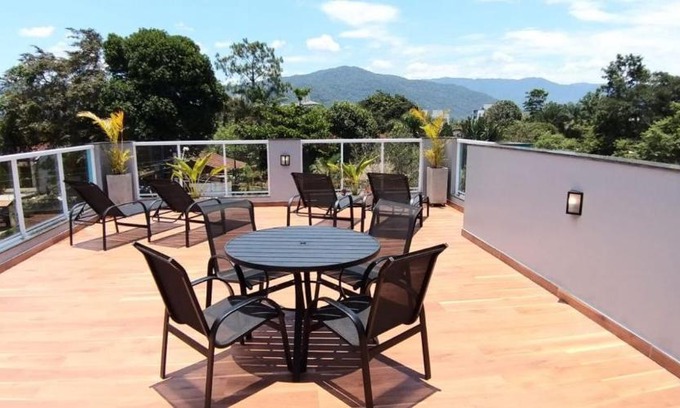 Barra da Lagoa Cabin | Pousada Solarium Flats Itagua Próximo ao Aquário e a Praça da Baleia