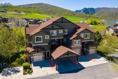 Ogden House | Powder Palace with Hot Tub and Resort Amenities