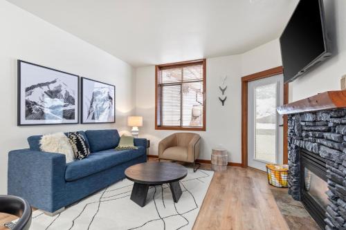 Salt Lake Mountain Resorts Apartment | Powderhorn Lodge 102: Sego Lily Suite