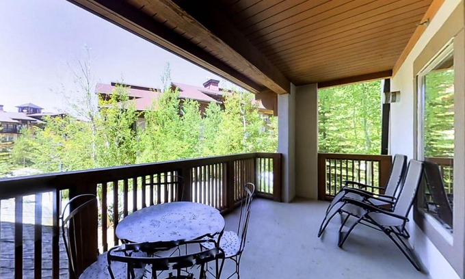 Salt Lake Mountain Resorts Apartment | Powderhorn Lodge 210: Blazing Star Suite