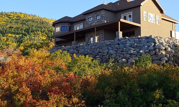 Mesa House | Powderhorn ski resort Executive home with spectacular views of valley & slopes.