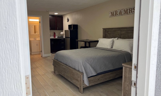 Egypt Lake-Leto Apartment | Powhatan suite 2 just 5 mins away from Raymond James Stadium.