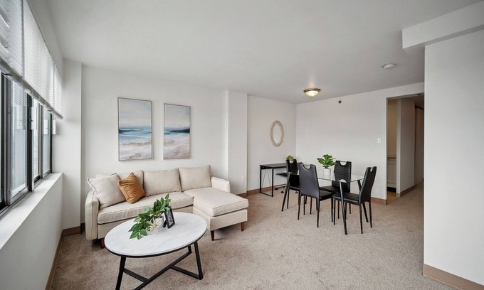 Downtown Harrisburg Apartment | PP 2312 Modern Corporate 1br, pool, Gym
