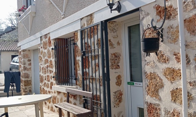 Orsay Apartment | Près de Paris, Essonne, Petit Appartement Indépendant. RER B Lozère