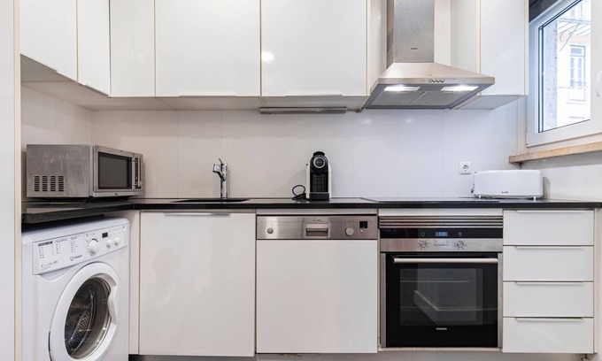 Principe Real Apartment | Príncipe Real Concept by LovelyStay