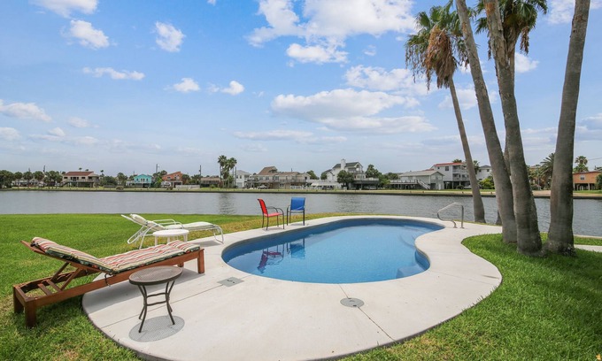 Jamaica Beach House | Prager Bay View | Private Pool, Canal Views!