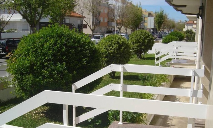 Barra Apartment | Praia da Barra apartment with pool, playground and wifi