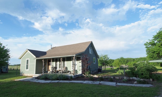 Matfield Green Cottage | Prairieside Cottage: Charming Private Property Nestled In The Flint Hills