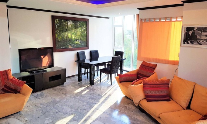 Pratumnak Hill Condo | Pratumnak 1 bed with sea view at Siam Oriental Twins