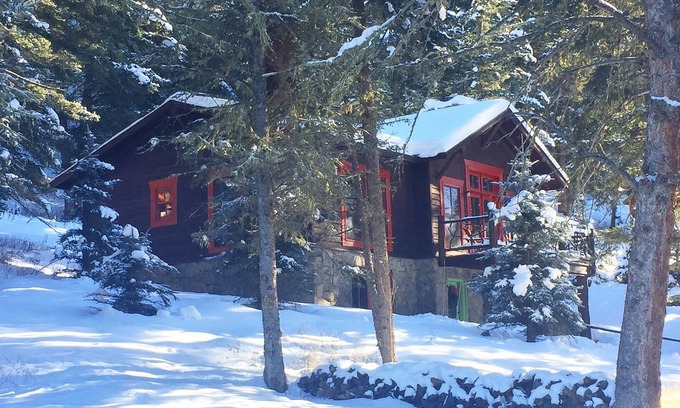 Gallatin Gateway Cabin | Pre-Season Discount on Winter Wonderland Cabin
