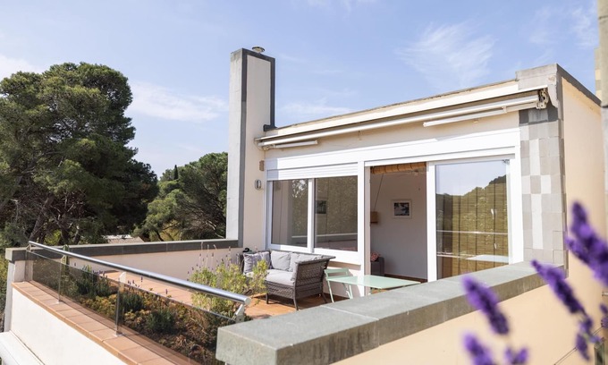 Pals Apartment | Precioso ático ideal parejas con vistas