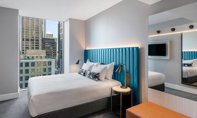 Brisbane Central Business District Hotel | Premier 2 Bedroom Apartment with Balcony and River View