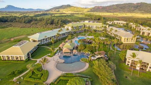 Hanamaulu Apartment | Premier Garden View, Beachfront 4-Star Resort, King Bed, Lanai, AC, Pool, Restaurant, Gym, Spa