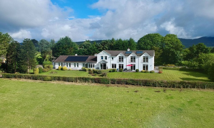 Kenmare House | Premier house in Kenmare overlooking Kenmare bay.