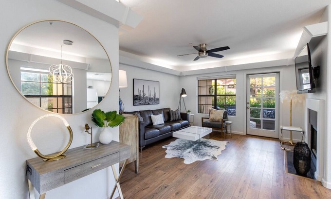 Acacia Creek Apartments Condo | Premier location in Scottsdale close to Old town & Open- HEATED pool & jacuzzi😎