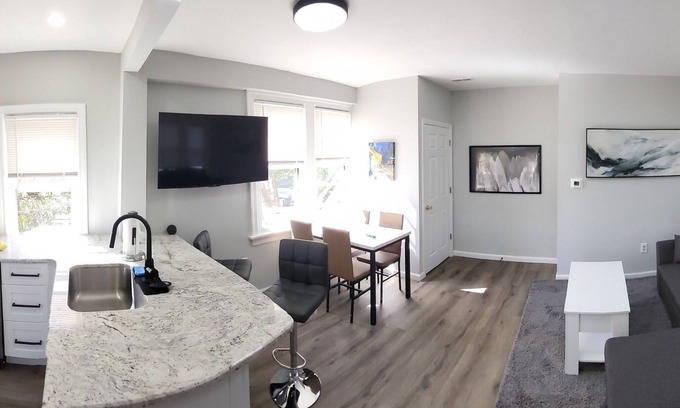 Runnemede House | Premium 2BR+Workspace, Near 5 Hospitals & Ctr City