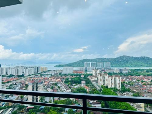 Kampung Sungai Nibong Apartment | Premium Comfort Rooftop View bayan lepas airport 9pax