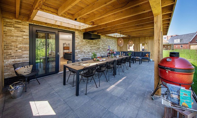 Thorn Villa | Premium Outdoor 12p - Six Bedroom Villa, Sleeps 12