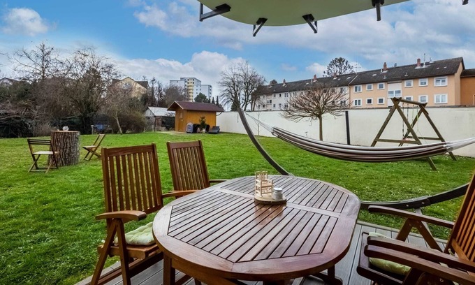 Eschersheim Apartment | Premium Smart Home, Huge Garden, Media Streaming