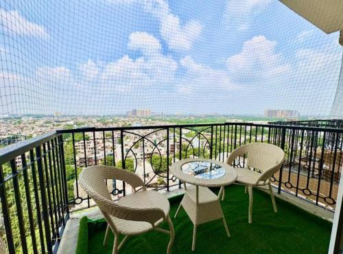 Greater Noida Apartment | Premium stay